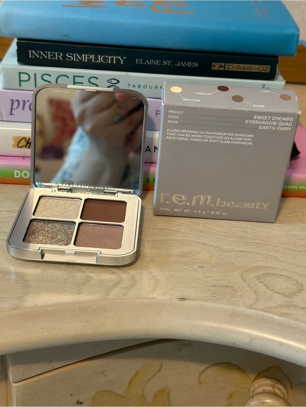 r-e-m beauty Sweet Dreams Eyeshadow Quad - Earth Fairy